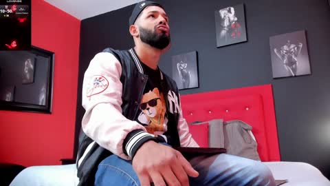 Thia Gomez online show from December 28, 2024, 12:24 pm