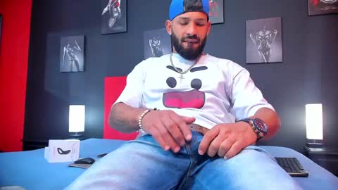 Thia Gomez online show from January 17, 2025, 12:21 pm