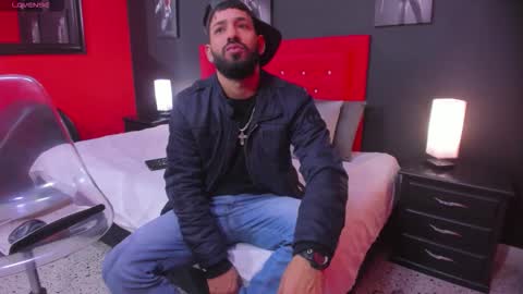 Thia Gomez online show from December 5, 2025, 12:36 pm