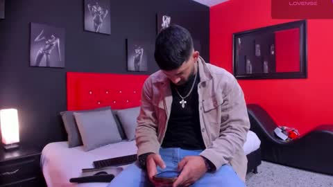 Thia Gomez online show from December 15, 2025, 12:20 pm