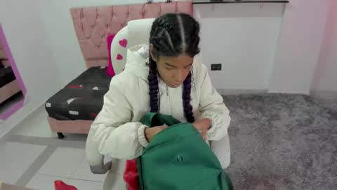 thianahornyy online show from February 20, 2026, 1:00 pm