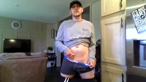 Snapshot of thick_dick11 chatting on May 12, 2026, 3:20 pm Val online show from May 12, 2026, 3:20 pm