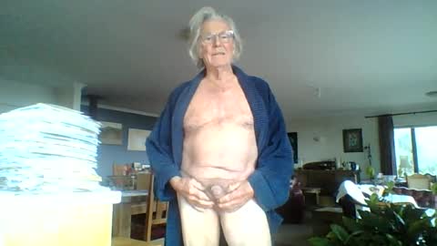 Snapshot of thickcockat71 chatting on July 4, 2026, 8:26 pm Thickcockat71 online show from July 4, 2026, 8:26 pm