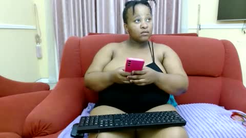 Snapshot of thickjuicyxxx chatting on October 12, 2025, 4:17 pm thickjuicyxxx online show from October 12, 2025, 4:17 pm