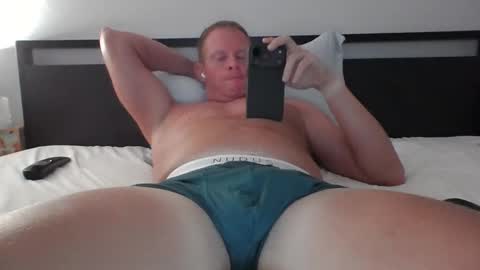 Snapshot of thickkredd8 chatting on February 15, 2026, 1:24 am thickkredd8 online show from February 15, 2026, 1:24 am