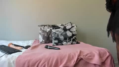 thickleeyanax online show from February 4, 2025, 10:21 am