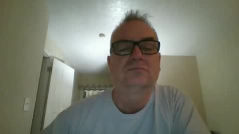 thickwhiteload online show from January 2, 2025, 5:39 pm