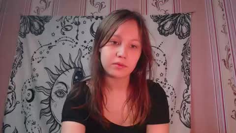 thighswithspikes online show from October 29, 2025, 7:43 am