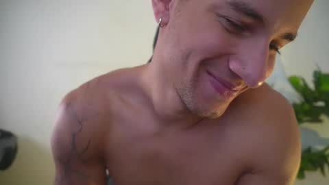 thin_tommy11 online show from April 8, 2026, 8:42 pm