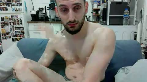 Snapshot of thinboy2 chatting on February 18, 2026, 6:37 pm Thinboy2 online show from February 18, 2026, 6:37 pm