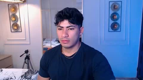 MICHAEL AND CRISS online show from January 7, 2026, 1:35 pm