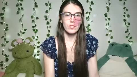 Snapshot of thistlefernsby chatting on June 14, 2026, 6:21 pm thistlefernsby online show from June 14, 2026, 6:21 pm