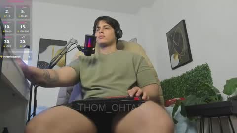 Snapshot of thom_ohtani chatting on April 19, 2026, 8:02 am thom_ohtani online show from April 19, 2026, 8:02 am