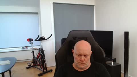 Snapshot of thomas806035 chatting on June 21, 2026, 7:33 am thomas806035 online show from June 21, 2026, 7:33 am