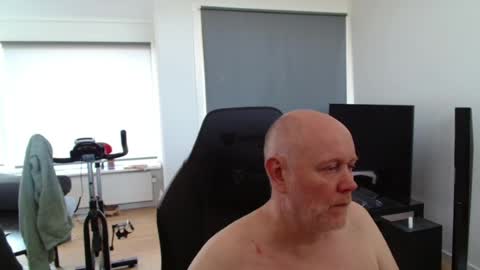 Snapshot of thomas806035 chatting on July 18, 2026, 11:36 am thomas806035 online show from July 18, 2026, 11:36 am