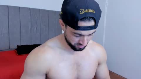 Snapshot of thomas_brandon chatting on February 1, 2026, 5:17 am Thomas Brandon online show from February 1, 2026, 5:17 am