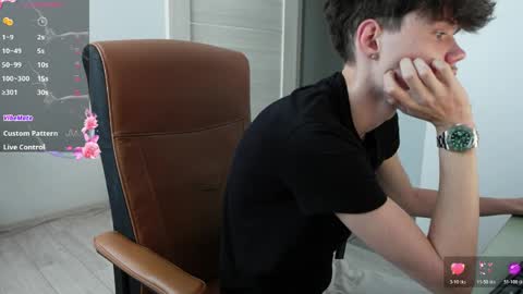 Snapshot of thomas_brons chatting on June 2, 2026, 5:09 am THOMAS BRONS online show from June 2, 2026, 5:09 am