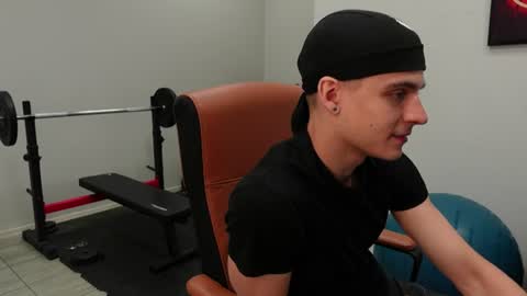 Snapshot of thomas_brons chatting on July 4, 2026, 4:40 am THOMAS BRONS online show from July 4, 2026, 4:40 am