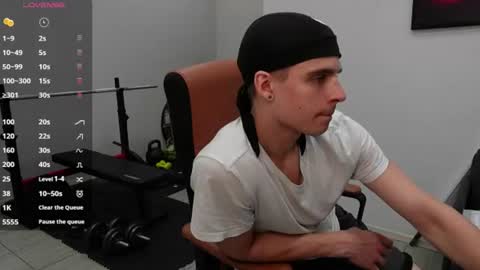 Snapshot of thomas_brons chatting on July 15, 2026, 3:28 pm THOMAS BRONS online show from July 15, 2026, 3:28 pm