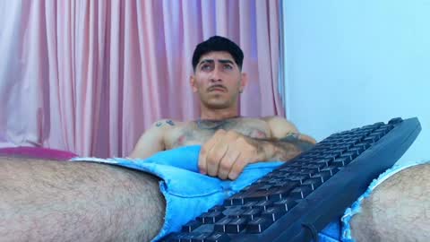 thomas_ks11 online show from January 25, 2025, 5:08 pm