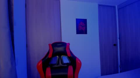 Thomas online show from September 12, 2025, 2:44 am