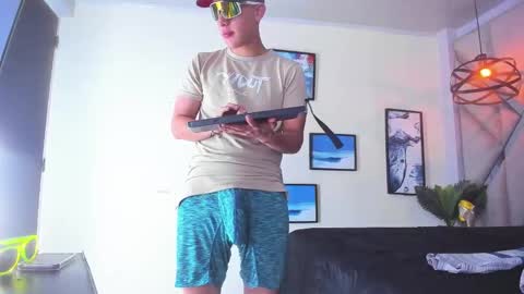 ---Thomas--- online show from February 19, 2025, 10:23 am