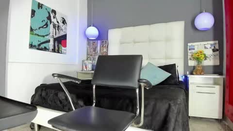 ---Thomas--- online show from March 8, 2025, 4:01 am