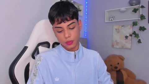 Thomas online show from November 1, 2025, 1:18 am