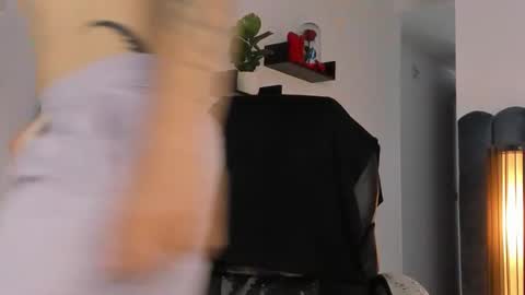 sweetfit boy online show from October 9, 2025, 5:22 pm