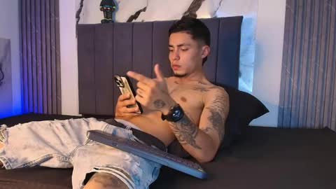 thomass_conor online show from April 13, 2026, 11:21 pm