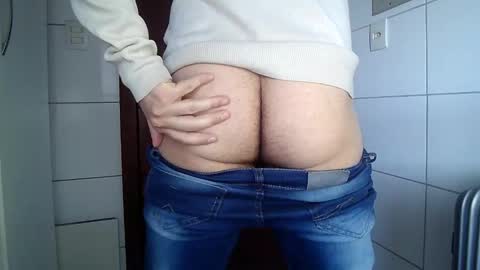 thomaz__ online show from September 26, 2025, 12:31 pm