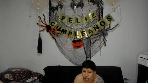 thomson_hot01 online show from October 16, 2025, 5:52 am