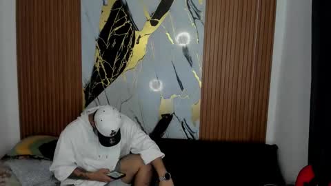 thomson_hot01 online show from November 30, 2025, 5:22 am