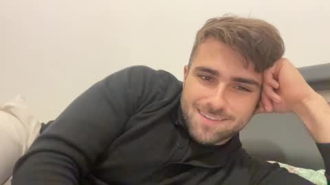 Snapshot of thony_grey chatting on October 2, 2025, 8:05 pm Thony Grey online show from October 2, 2025, 8:05 pm