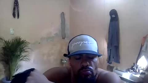 Snapshot of thonybeiio chatting on December 2, 2025, 2:45 pm thonybeiio online show from December 2, 2025, 2:45 pm