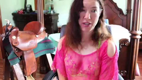 Snapshot of thornbury_rose chatting on April 23, 2026, 4:53 pm ThornburyRose online show from April 23, 2026, 4:53 pm
