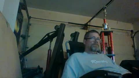 Snapshot of throbber009 chatting on July 13, 2026, 4:04 am Throbber online show from July 13, 2026, 4:04 am