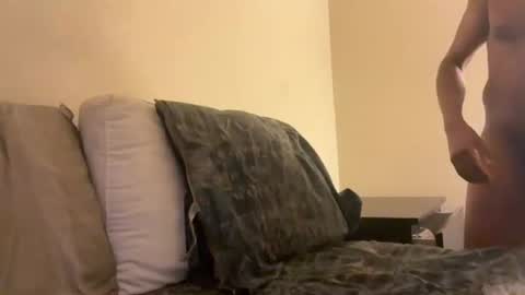 Snapshot of throbbingxxx chatting on May 10, 2026, 9:36 am austin xzandros online show from May 10, 2026, 9:36 am