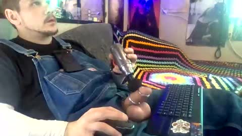 thunder8u42 online show from April 16, 2026, 10:23 pm