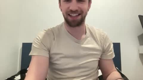 Snapshot of thyle chatting on February 25, 2026, 6:23 am Thyle online show from February 25, 2026, 6:23 am