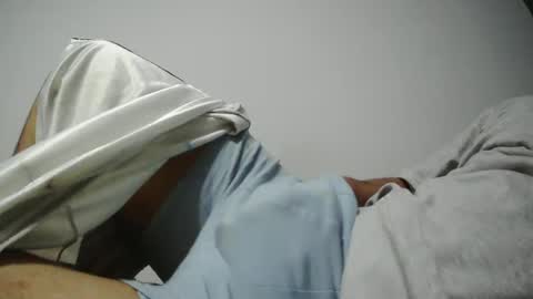 Snapshot of tiago2588 chatting on February 12, 2025, 11:41 pm tiago2588 online show from February 12, 2025, 11:41 pm