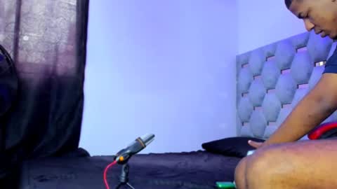 tiago_xxx_ online show from September 30, 2025, 5:07 pm