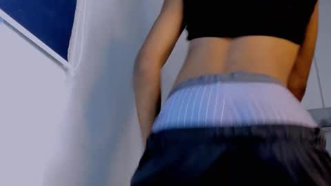 tiago_xxx_ online show from October 18, 2025, 10:54 pm