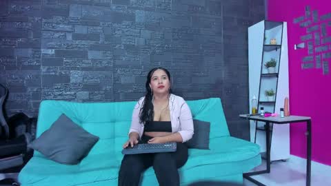 Snapshot of tiana_glow29 chatting on May 29, 2026, 12:03 pm Tiana online show from May 29, 2026, 12:03 pm