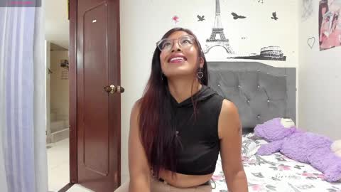 Snapshot of tiana_violet chatting on April 21, 2026, 5:50 pm tiana_violet online show from April 21, 2026, 5:50 pm