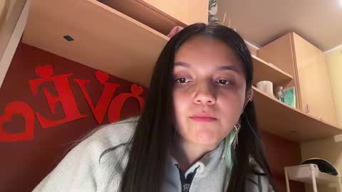 Snapshot of tianale chatting on May 17, 2026, 8:05 pm Tiana Le online show from May 17, 2026, 8:05 pm