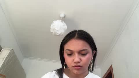 Snapshot of tianale chatting on May 21, 2026, 10:11 am Tiana Le online show from May 21, 2026, 10:11 am