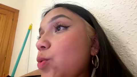 Snapshot of tianale chatting on May 31, 2026, 11:28 pm Tiana Le online show from May 31, 2026, 11:28 pm