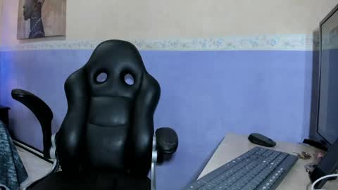 Tiara online show from May 12, 2026, 11:46 pm