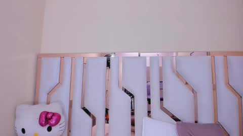    online show from September 19, 2025, 8:31 pm